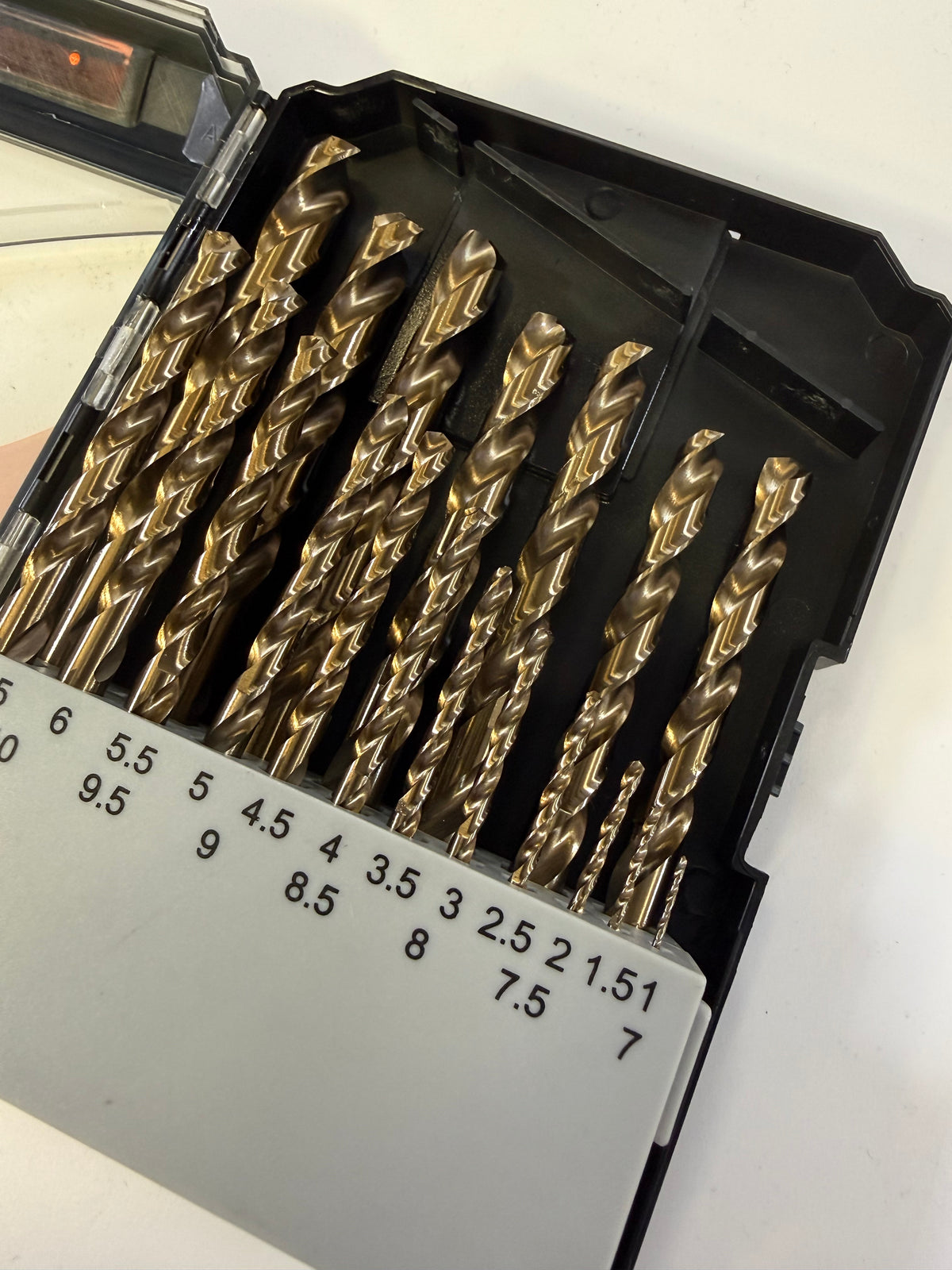 Kendo 11604134 - HSS Co Twist Drill Bit Set Metal, Wood With Heavy Duty Case 1mm-10mm Bits 19 Pcs