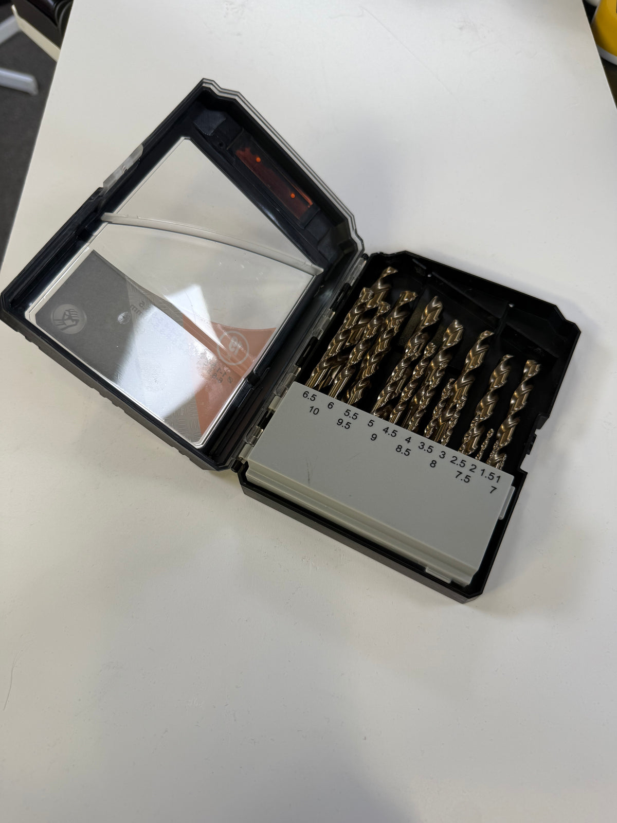 Kendo 11604134 - HSS Co Twist Drill Bit Set Metal, Wood With Heavy Duty Case 1mm-10mm Bits 19 Pcs