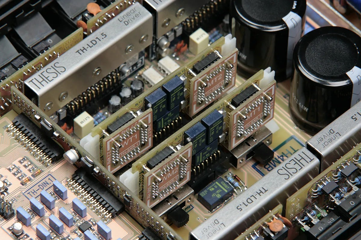 Audison TH QUATTRO - Thesis 4 Channel A-Class Amplifier